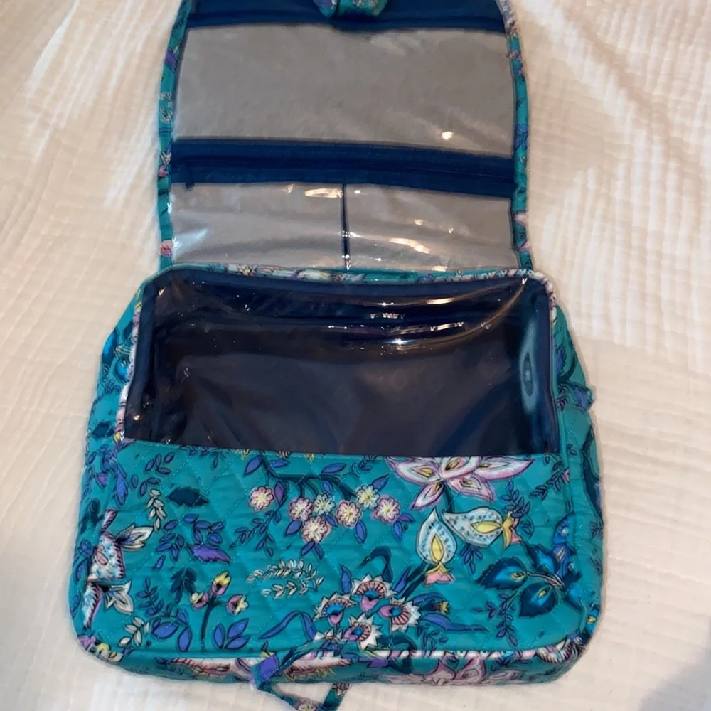 Vera Bradley - Picture 2 of 9